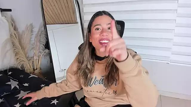 Rachell_criss from StripChat is Freechat