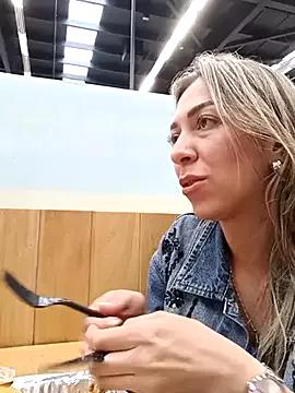 Unleash your urge for fetish cams livestreamers with our pick of steaming hot models, versed in the art of seduction and indulgence.