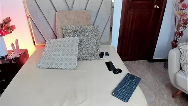 RavenAsh from StripChat is Freechat