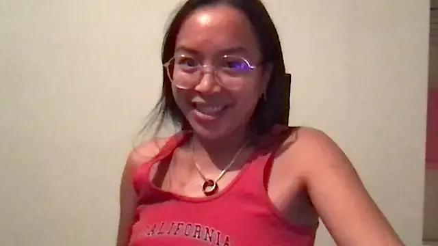 realasiangirll from StripChat is Freechat