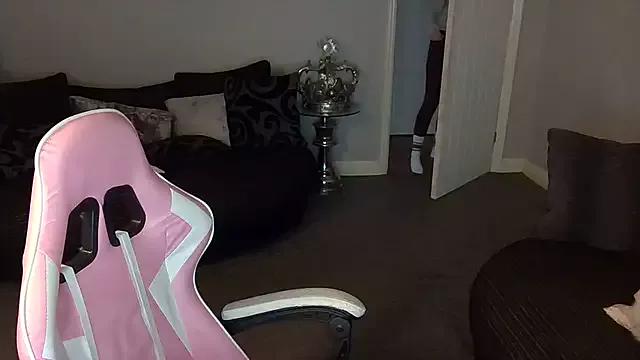 Red_firesquirt from StripChat is Freechat