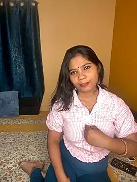 RedQQueen from StripChat is Freechat