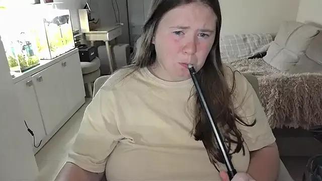 remirann_ from StripChat is Freechat