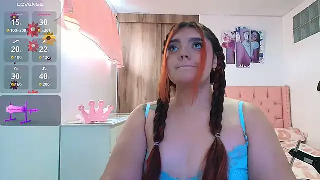 rose_blu from StripChat is Freechat