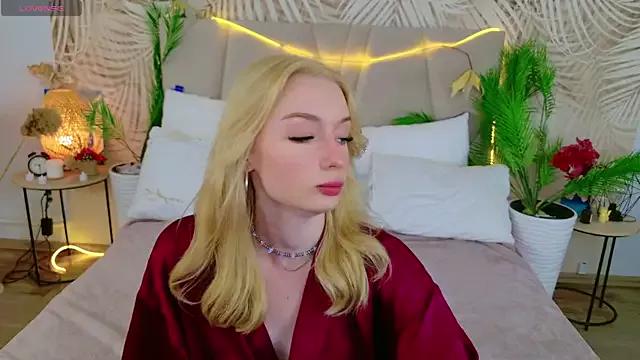 Rose_Kelly_ from StripChat is Freechat