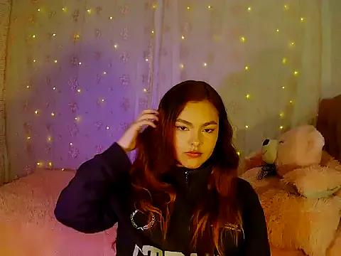 rosegoldseraphine8 from StripChat is Freechat