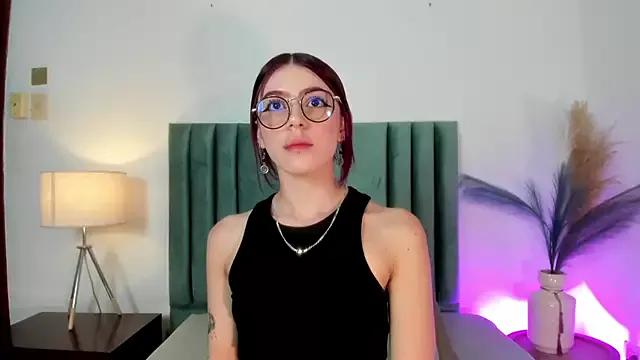 RossieWalker from StripChat is Freechat