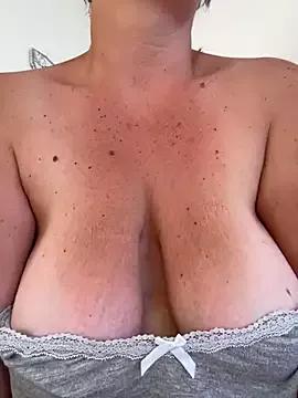sabrinavogliosa from StripChat is Freechat