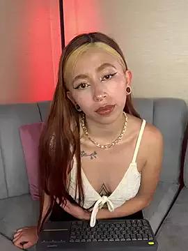 Unleash your urge for fetish cams livestreamers with our pick of steaming hot models, versed in the art of seduction and indulgence.