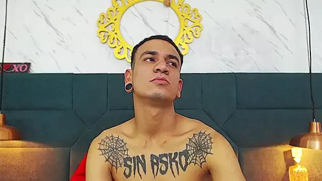 Unleash your urge for fetish cams livestreamers with our pick of steaming hot models, versed in the art of seduction and indulgence.