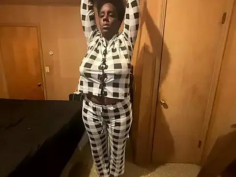 saltlightEmber from StripChat is Freechat