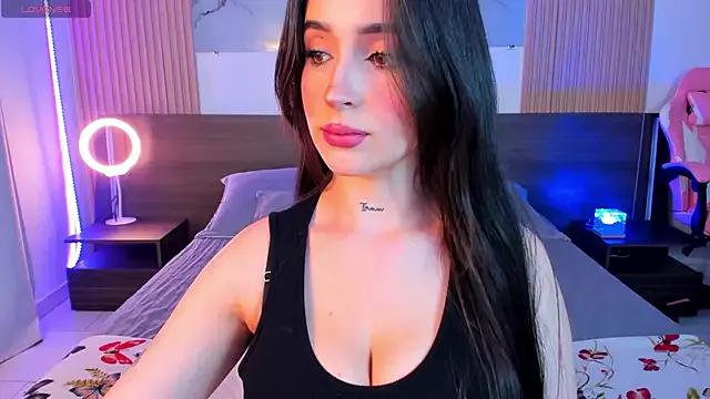 samanthaa_moon from StripChat is Freechat