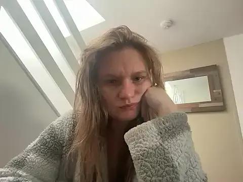 samanthaalice from StripChat is Freechat