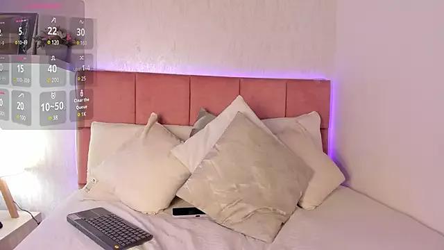 SamanthaLunaa from StripChat is Freechat