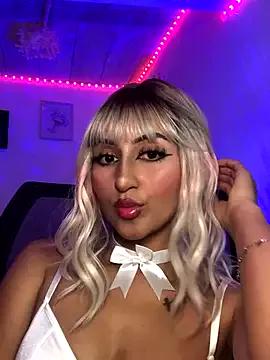 Unleash your urge for fetish cams livestreamers with our pick of steaming hot models, versed in the art of seduction and indulgence.