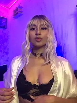 Unleash your urge for fetish cams livestreamers with our pick of steaming hot models, versed in the art of seduction and indulgence.