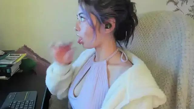 Sammysammy_ from StripChat is Freechat