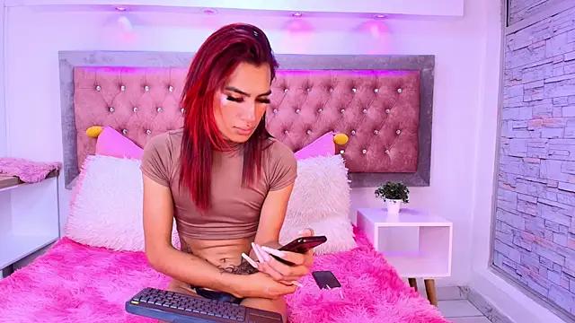 Unleash your urge for fetish cams livestreamers with our pick of steaming hot models, versed in the art of seduction and indulgence.