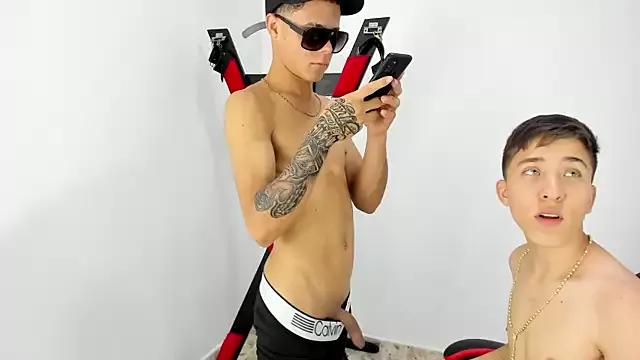 Unleash your urge for fetish cams livestreamers with our pick of steaming hot models, versed in the art of seduction and indulgence.