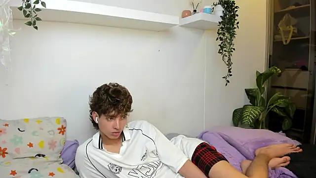 Unleash your urge for fetish cams livestreamers with our pick of steaming hot models, versed in the art of seduction and indulgence.