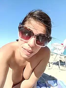 SaRa_4ULoVe from StripChat is Freechat
