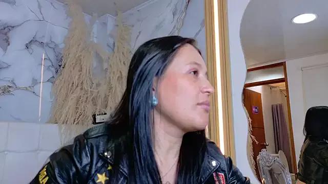 Saraa1__ from StripChat is Freechat
