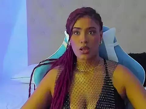 Saraa_Smit from StripChat is Freechat