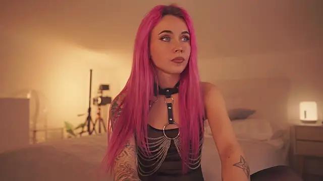 Unleash your urge for fetish cams livestreamers with our pick of steaming hot models, versed in the art of seduction and indulgence.