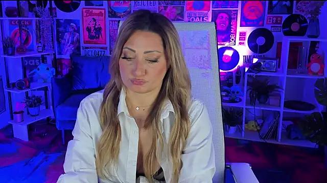 Unleash your urge for fetish cams livestreamers with our pick of steaming hot models, versed in the art of seduction and indulgence.