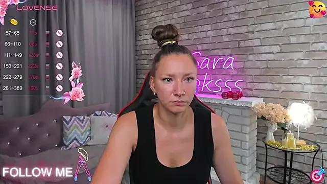 SarahCoksss from StripChat is Freechat