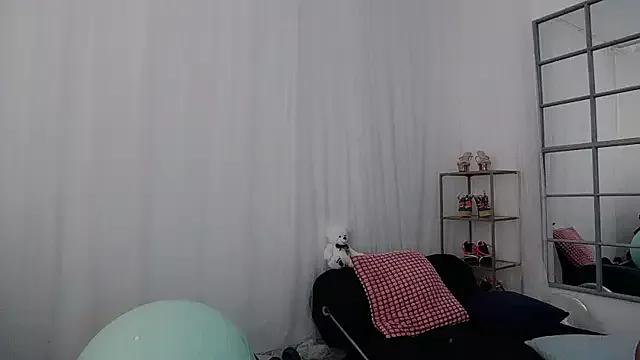 Sarahfit4 from StripChat is Freechat