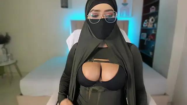 Unleash your urge for fetish cams livestreamers with our pick of steaming hot models, versed in the art of seduction and indulgence.