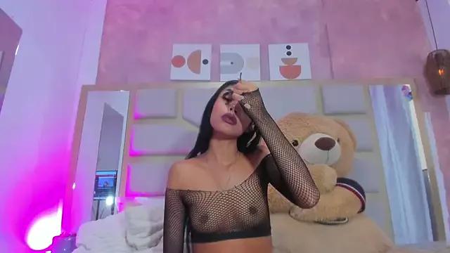 Unleash your urge for fetish cams livestreamers with our pick of steaming hot models, versed in the art of seduction and indulgence.