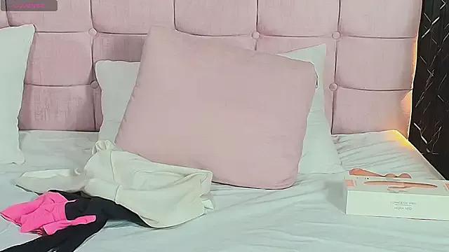 SashaRosee_ from StripChat is Freechat