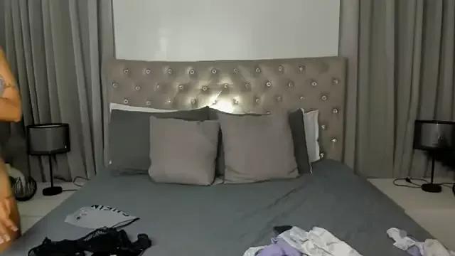 Unleash your urge for fetish cams livestreamers with our pick of steaming hot models, versed in the art of seduction and indulgence.