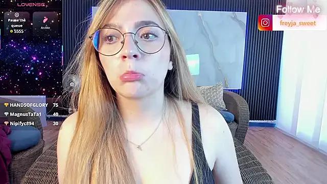 Scarlett_Walkerr from StripChat is Freechat