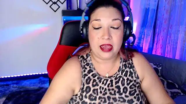 Unleash your urge for fetish cams livestreamers with our pick of steaming hot models, versed in the art of seduction and indulgence.