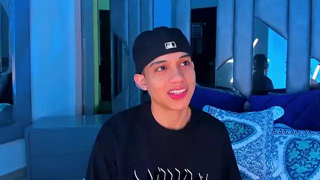 Unleash your urge for fetish cams livestreamers with our pick of steaming hot models, versed in the art of seduction and indulgence.