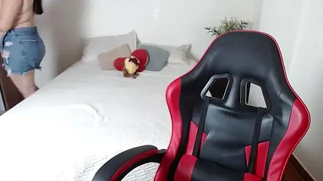Unleash your urge for fetish cams livestreamers with our pick of steaming hot models, versed in the art of seduction and indulgence.