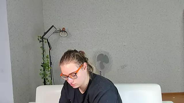 Seductive_She_Wolf from StripChat is Freechat