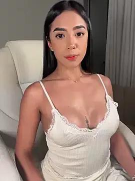 seductivelvet from StripChat is Freechat