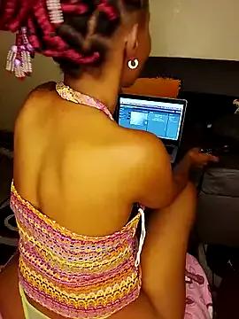 SeffieLucy from StripChat is Freechat