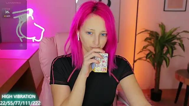 Unleash your urge for fetish cams livestreamers with our pick of steaming hot models, versed in the art of seduction and indulgence.