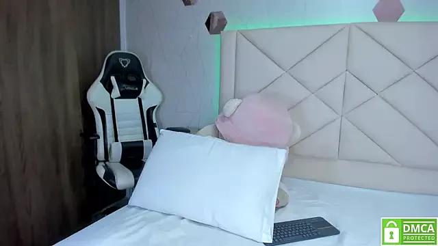 Selene__Lopez_ from StripChat is Freechat