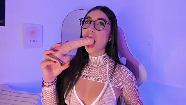 Unleash your urge for fetish cams livestreamers with our pick of steaming hot models, versed in the art of seduction and indulgence.