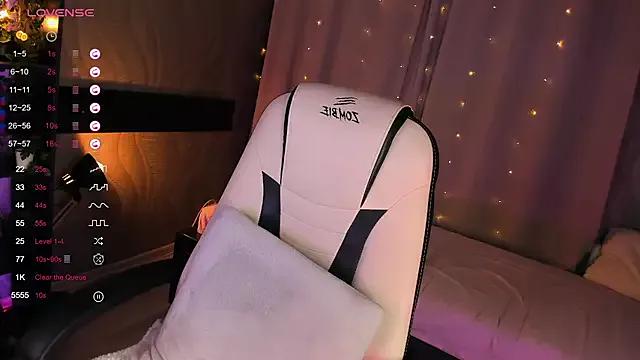 Unleash your urge for fetish cams livestreamers with our pick of steaming hot models, versed in the art of seduction and indulgence.