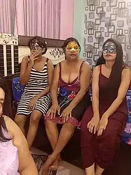 Unleash your urge for fetish cams livestreamers with our pick of steaming hot models, versed in the art of seduction and indulgence.