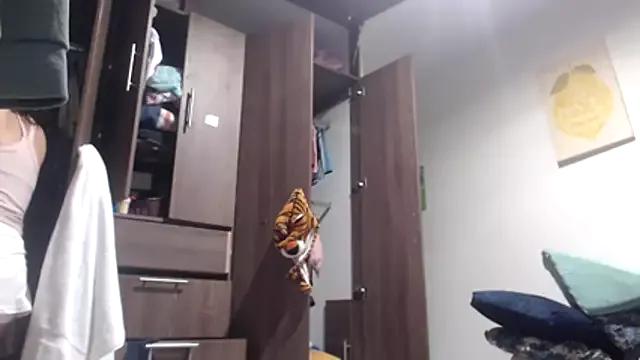 Unleash your urge for fetish cams livestreamers with our pick of steaming hot models, versed in the art of seduction and indulgence.