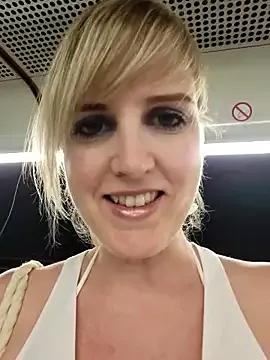 Sexybiene969 from StripChat is Freechat