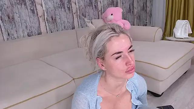 Unleash your urge for fetish cams livestreamers with our pick of steaming hot models, versed in the art of seduction and indulgence.